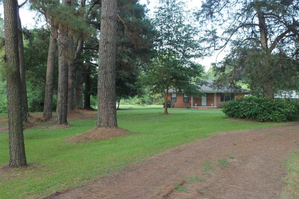 1395 US Highway 59 S, Carthage, TX 75633