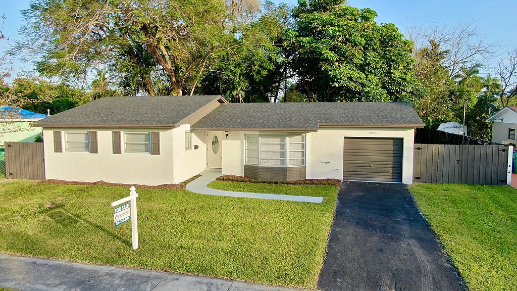 19221 SW 92nd Rd, Miami, FL 33157