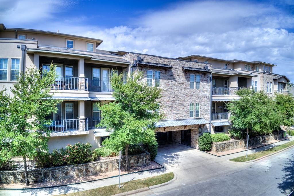 2800 Sandage Ave #102, Fort Worth, TX 76109