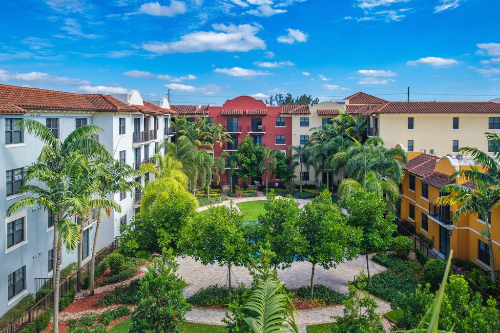 11575 City Hall Promenade, Hollywood, FL 33025