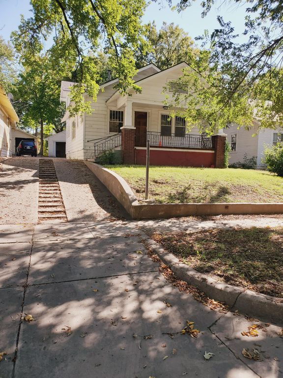 428 N Chautauqua Ave, Wichita, KS 67214