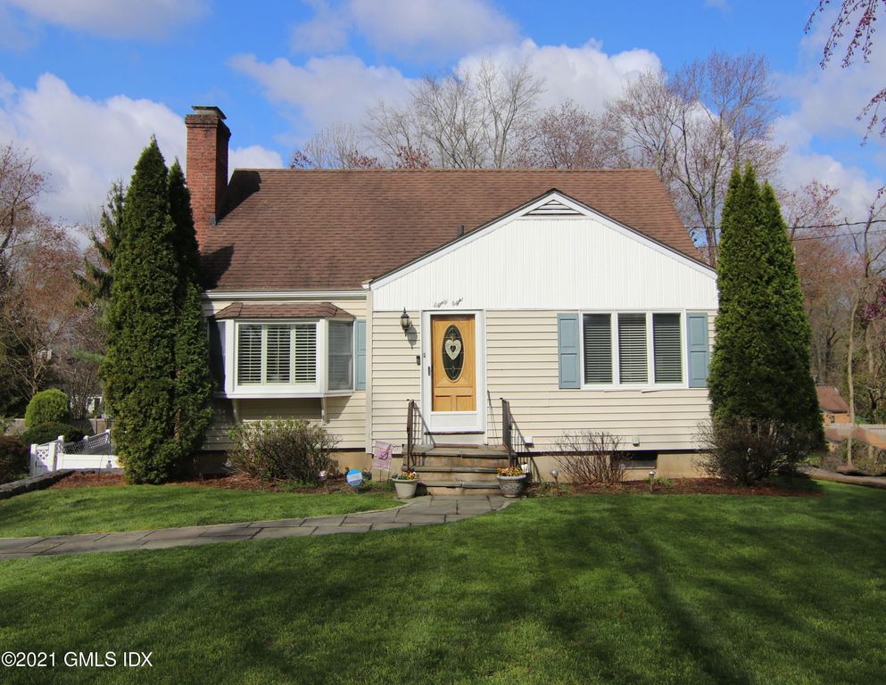 88 Indian Field Rd, Greenwich, CT 06830