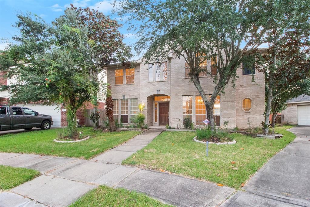 12011 Snowbird Ct, Stafford, TX 77477