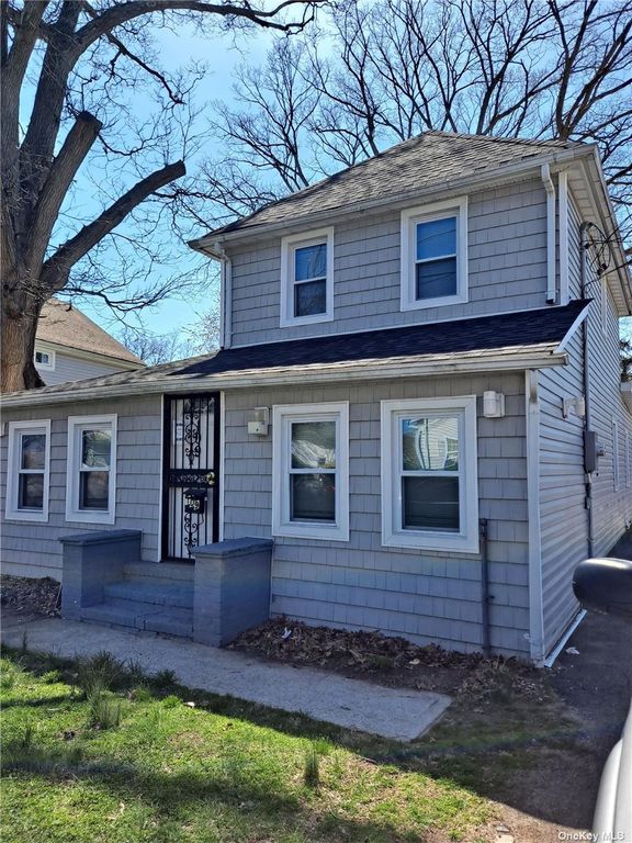 109 Park Ave, Roosevelt, NY 11575