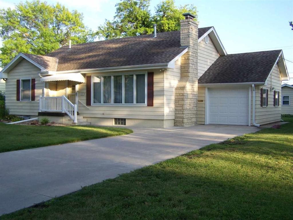 1813 Elk St, Beatrice, NE 68310 Trulia