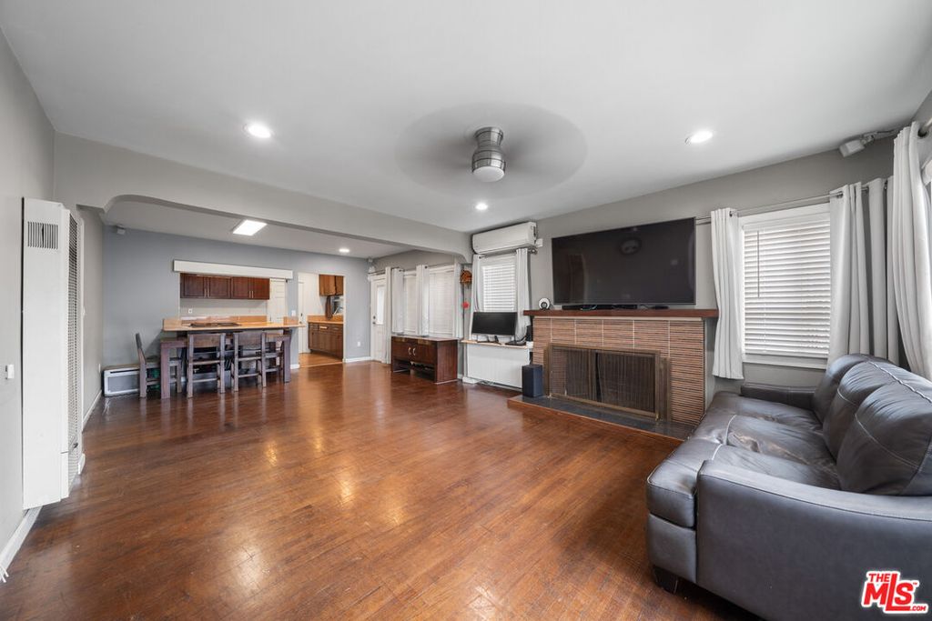 1106 S New Hampshire Ave, Los Angeles, CA 90006 MLS# 25599167