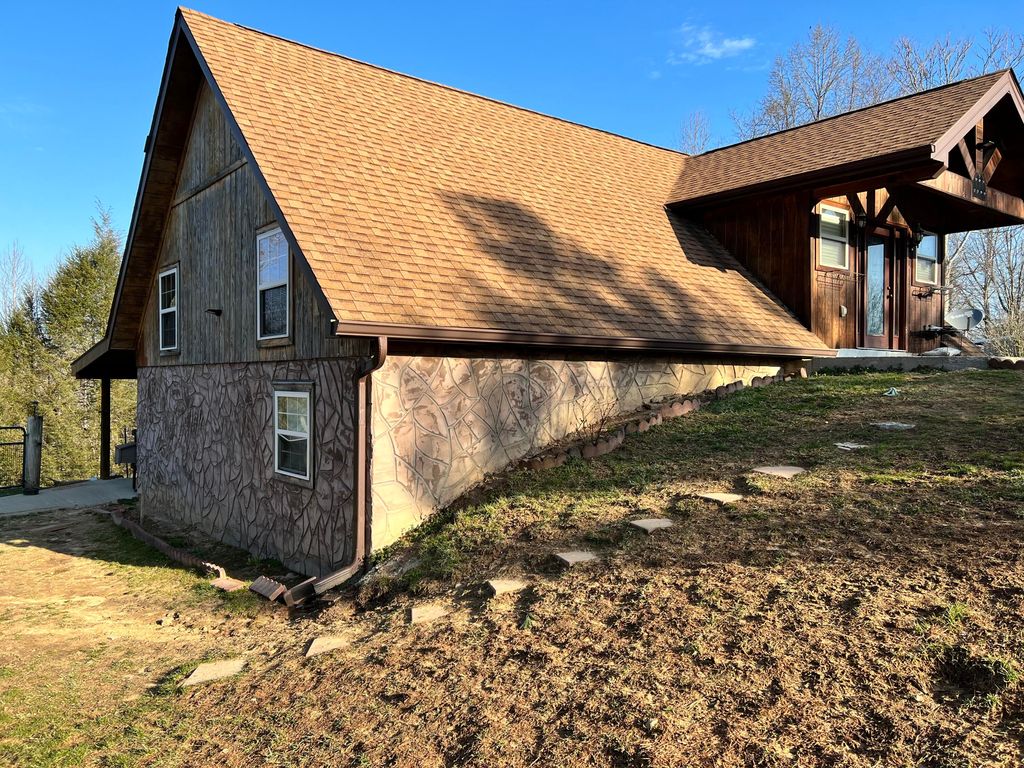 1733 Beulah Heights Rd, Whitley City, KY 42653