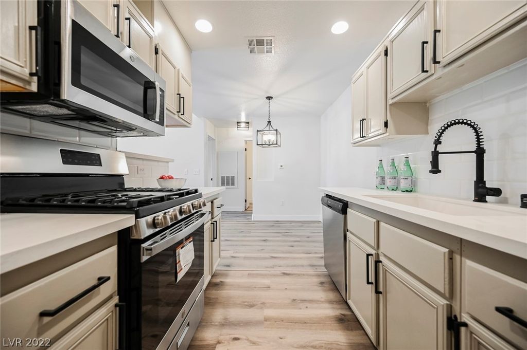4730 E Craig Rd #2105, Las Vegas, NV 89115