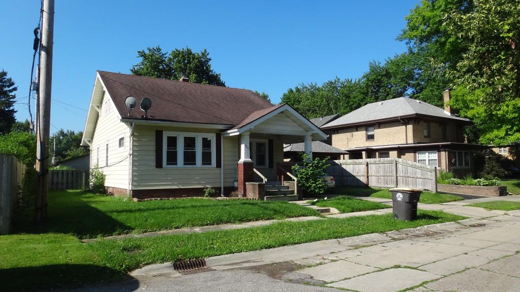 1910 Vermont Ave, Fort Wayne, IN 46805