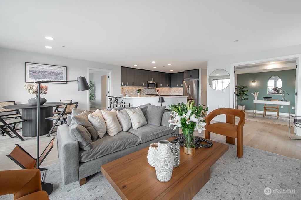 511 W Mercer Place #101, Seattle, WA 98119