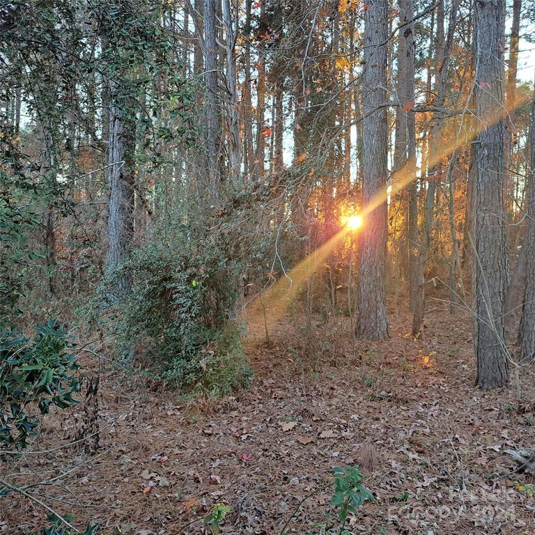 Chuckwood Rd, Mooresville, NC 28117