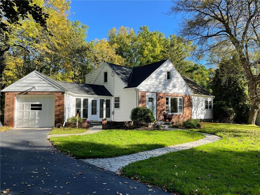 16 W Jefferson Rd, Pittsford, NY 14534