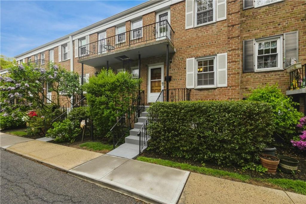 81 Georgia Avenue, Yonkers, NY 10708