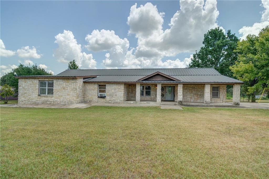 321 Phelan Rd, Bastrop, TX 78602