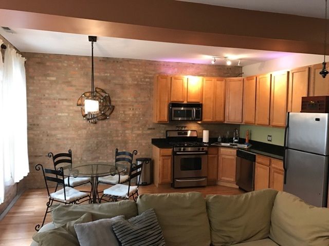 1634 W Columbia Ave #1S, Chicago, IL 60626