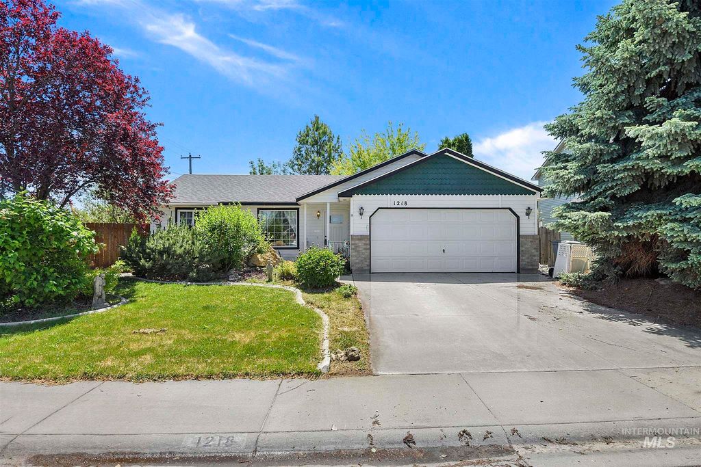 1218 Falcon St, Caldwell, ID 83607 3 Bed, 2 Bath Single