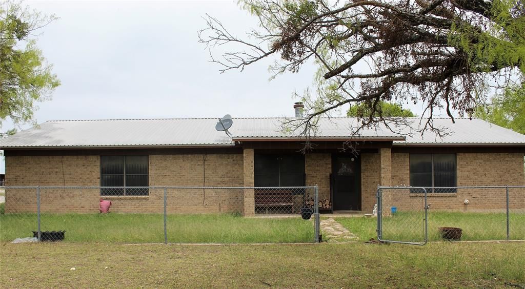 873 E US Highway 190, Brady, TX 76825
