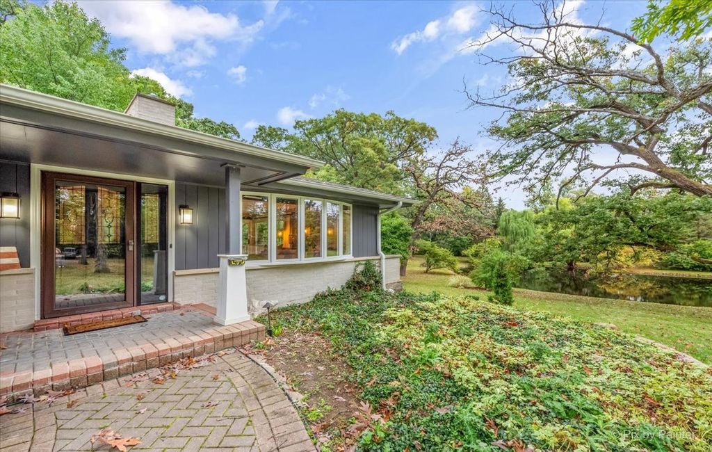 116 Old Dundee Rd, Barrington, IL 60010