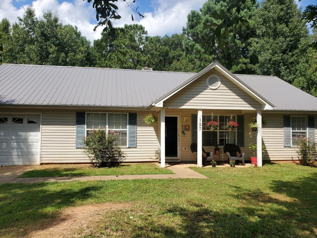 127 Country Meadows Way, Jenkinsburg, GA 30234