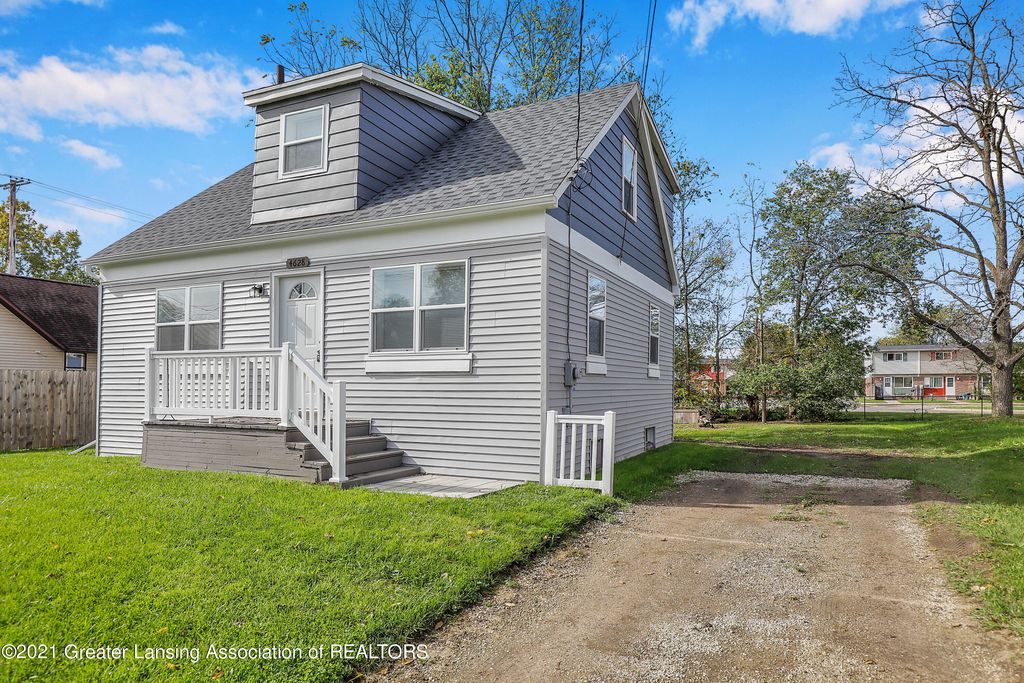 4628 Pleasant Grove Rd, Lansing, MI 48910