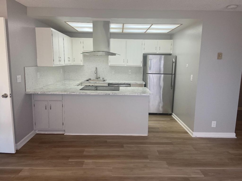 398 Parrott St #207, San Leandro, CA 94577