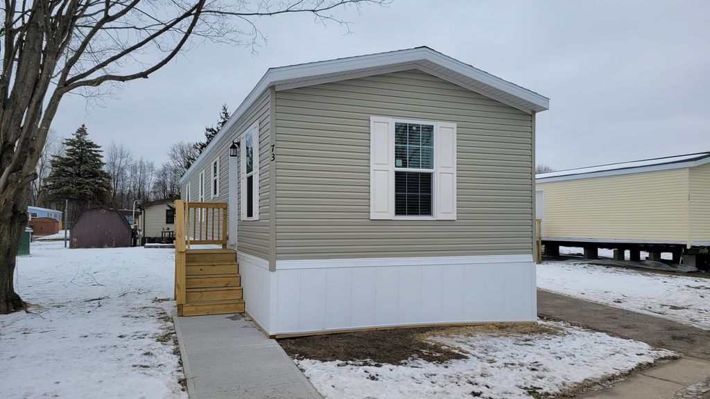 16751 Turner Rd #73, Lansing, MI 48906