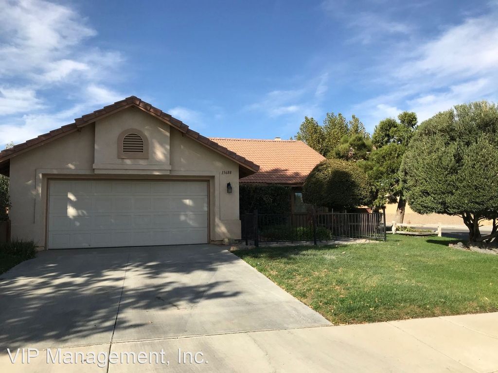 15688 Amber Pointe Dr, Victorville, CA 92394