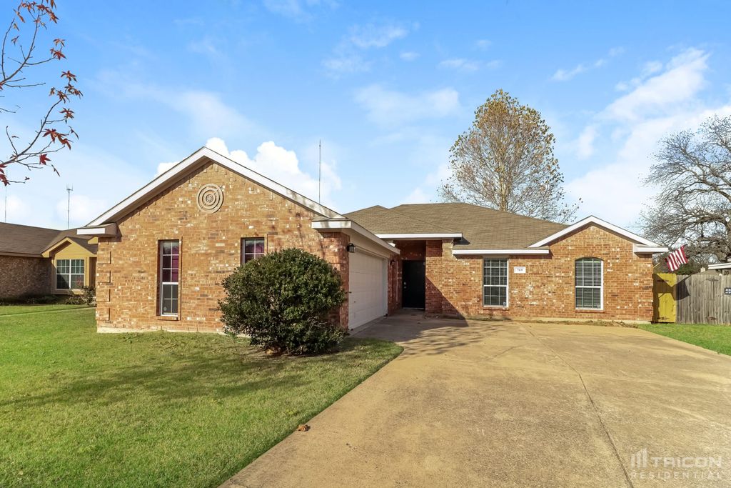 769 Webb Pl, Cedar Hill, TX 75104