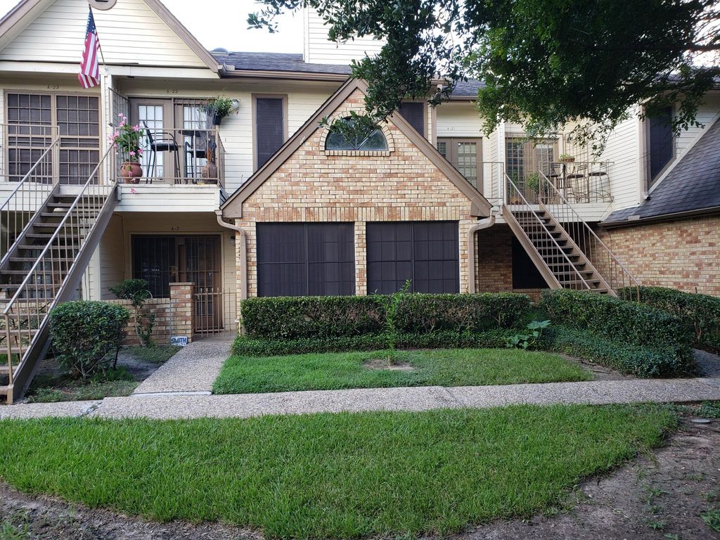 2425 Holly Hall St #7, Houston, TX 77054