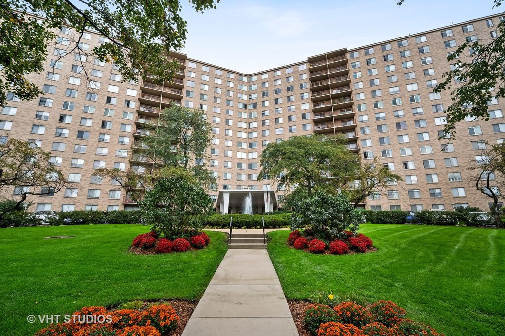 6833 N Kedzie Ave #105, Chicago, IL 60645