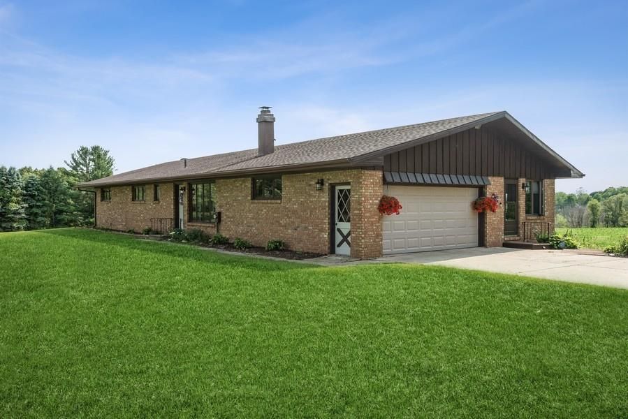 1410 Nichols Rd, Benton Harbor, MI 49022
