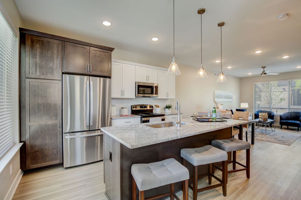 28509 Franklin Rd 313, Southfield, MI 48034 Apartment for Sale