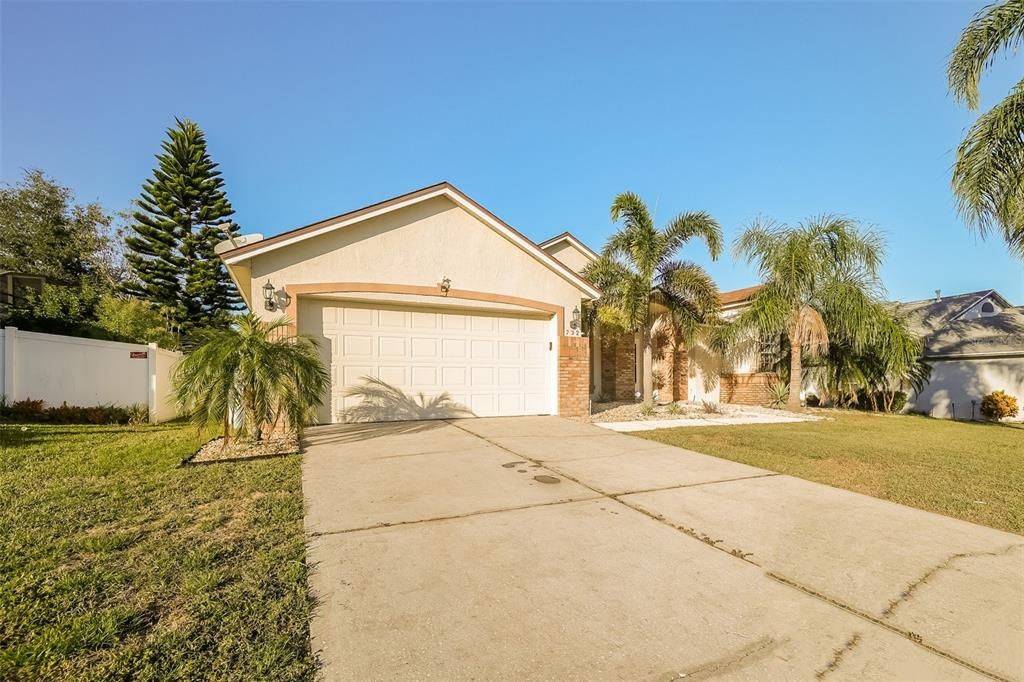 732 Via Bianca Dr, Davenport, FL 33896