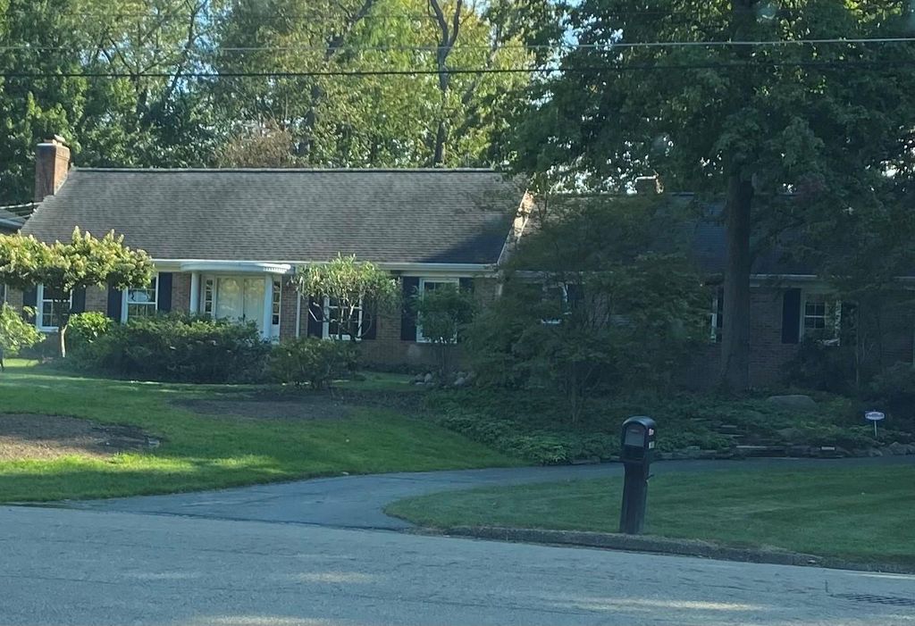 1800 Amarillo St NW, North Canton, OH 44720