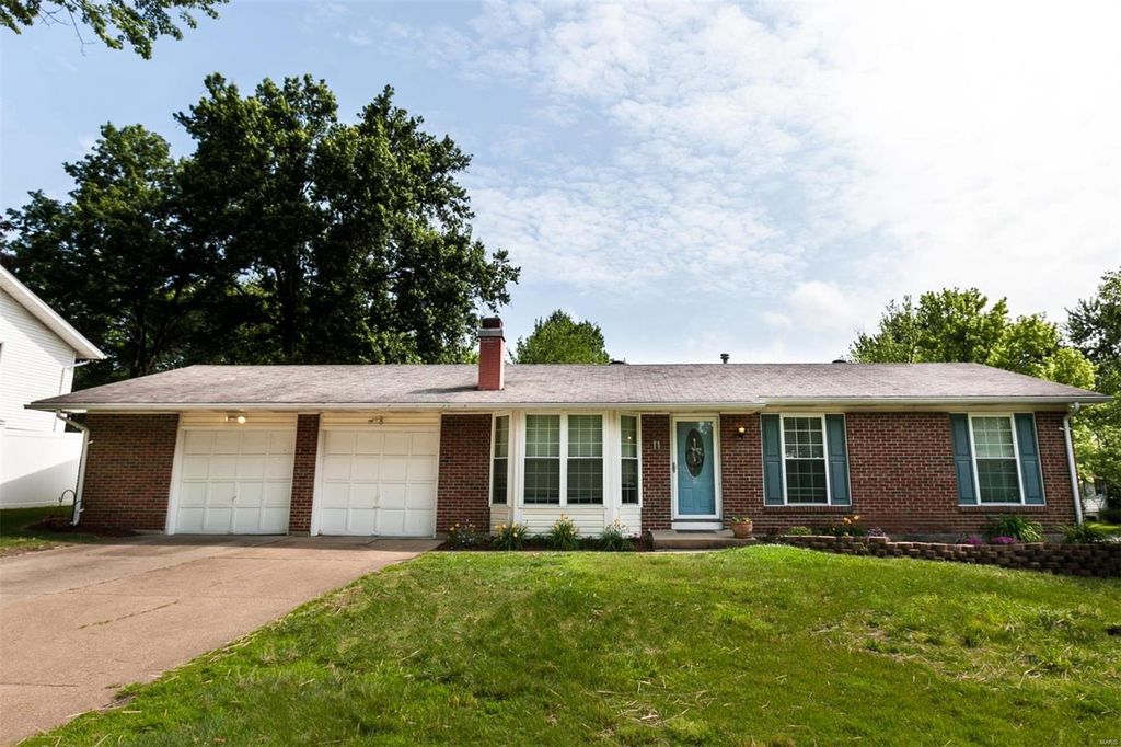 11 Kathy Ct, Saint Peters, MO 63376