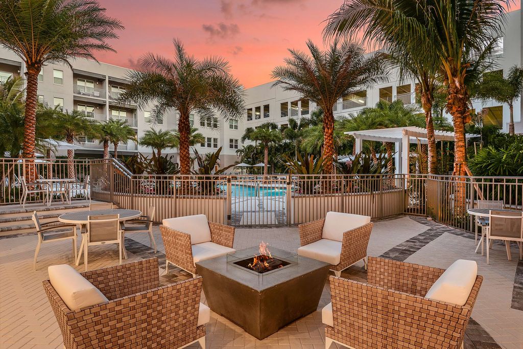 700 Cocoanut Ave, Sarasota, FL 34236