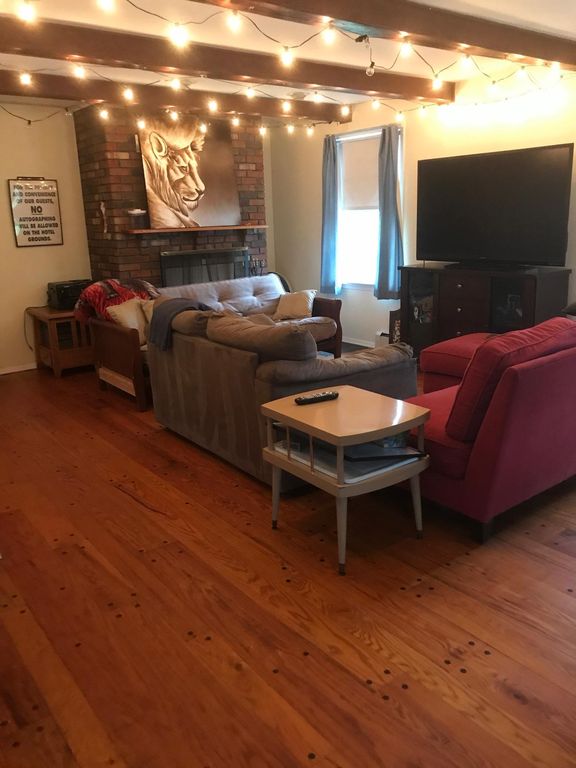 7 Hillside Ave, Trenton, NJ 08618