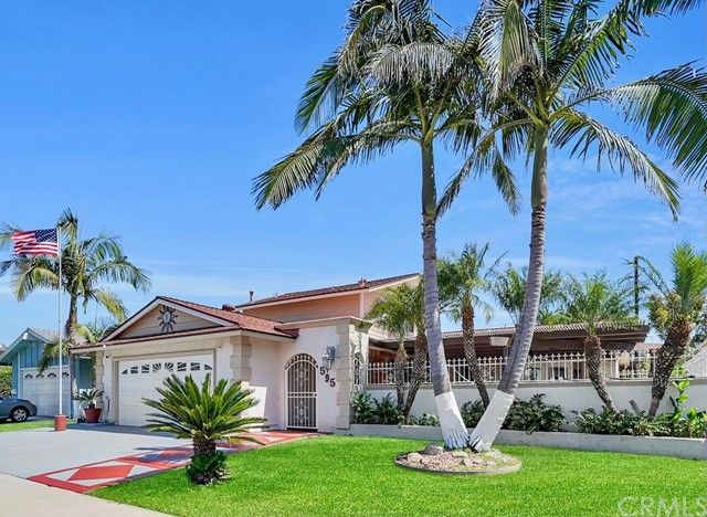 595 Traverse Dr, Costa Mesa, CA 92626