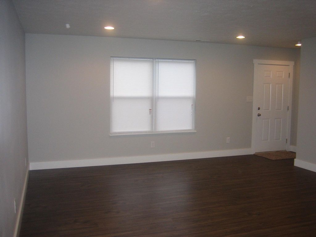 138 Center Dr, Mooresville, IN 46158