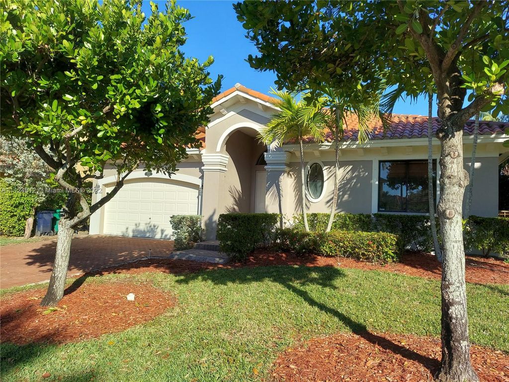 7455 SW 188th Ln, Miami, FL 33157
