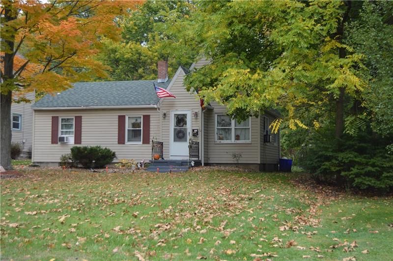 10 W Clen Moore Blvd, New Castle, PA 16105