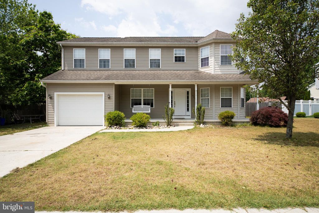 925 Navajo Ave, Absecon, NJ 08201