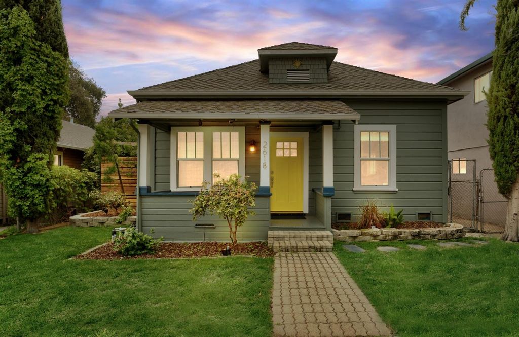 2618 X St, Sacramento, CA 95818