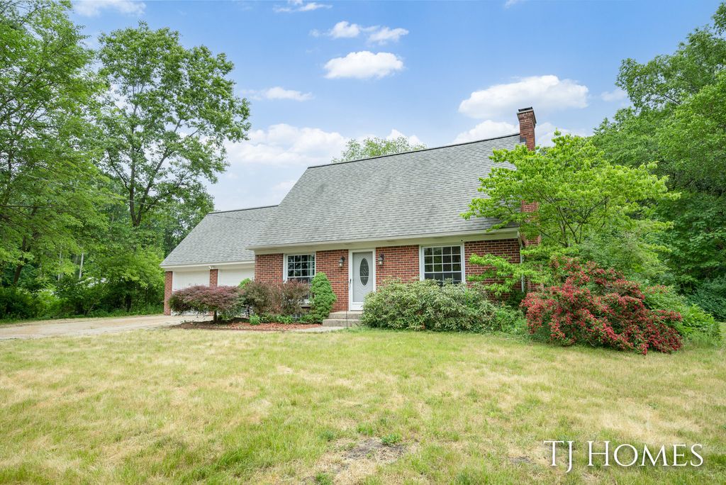 4586 Division Ave N, Comstock Park, MI 49321 Trulia