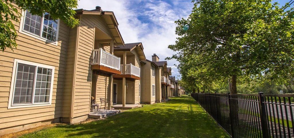 345 Pacific Ave N, Pacific, WA 98047