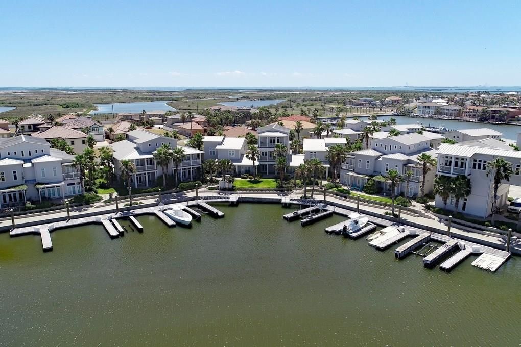 3700 Island Moorings Pkwy 21, Port Aransas, TX 4 Bed, 5 Bath Condo