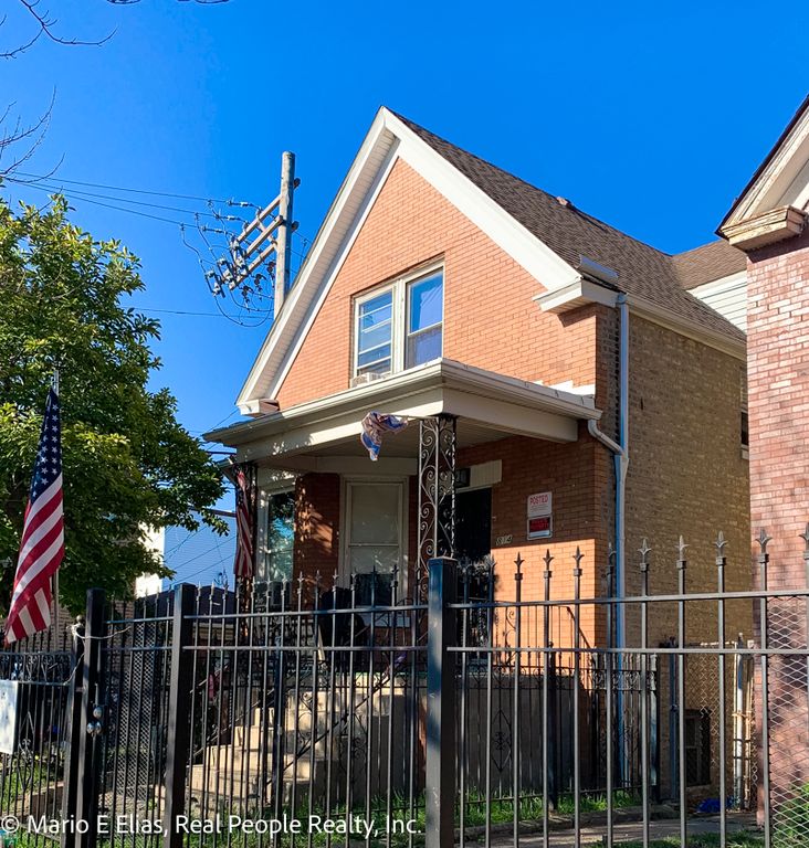 814 N Homan Ave, Chicago, IL 60651