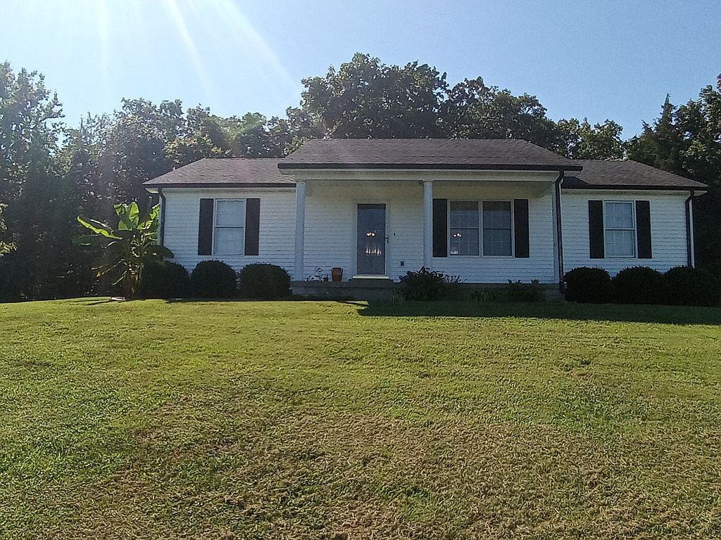 775 Spencer Hamilton Rd, Loretto, KY 40037