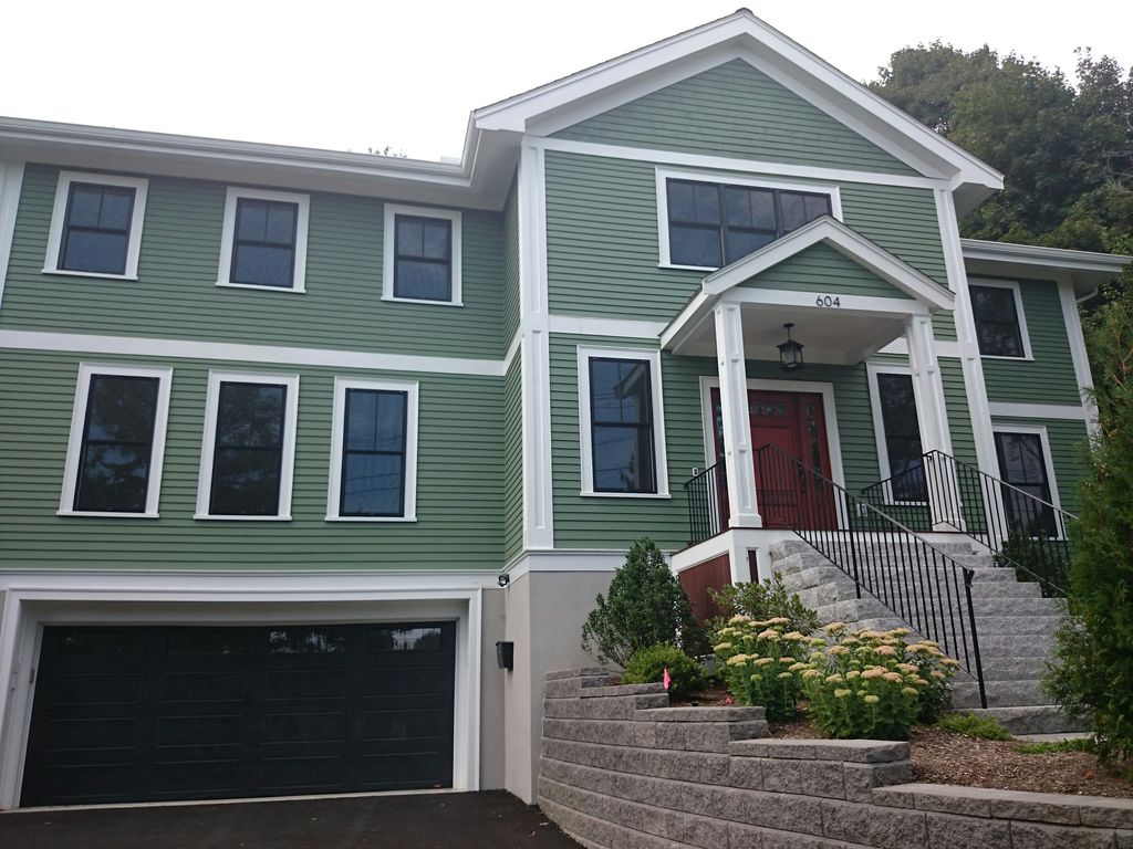 604 Newton St, Brookline, MA 02467