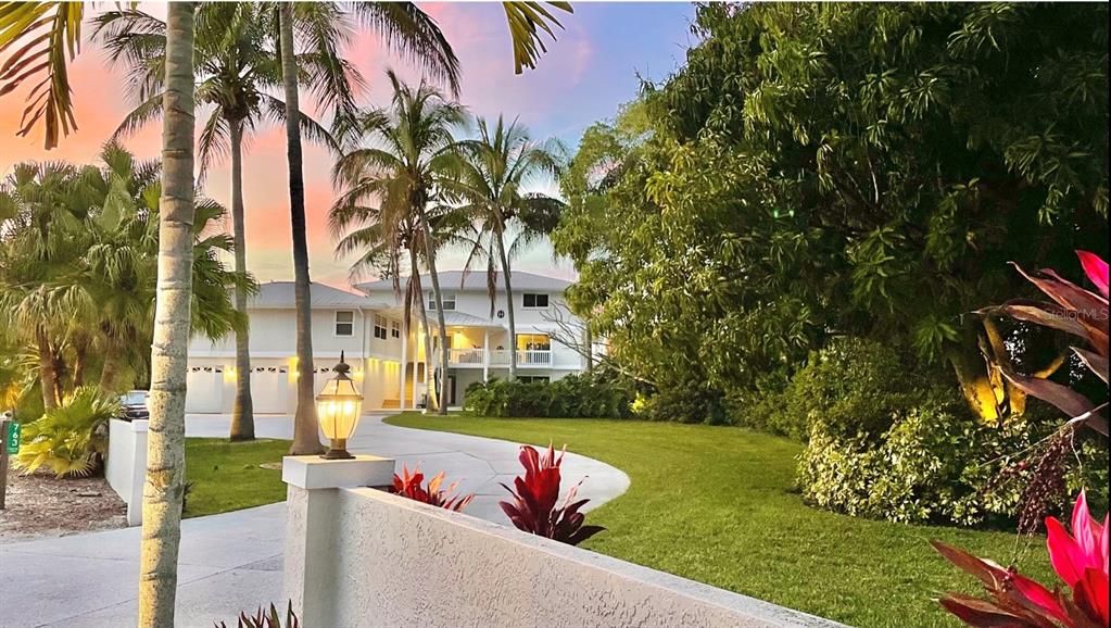 763 Tropical Cir, Sarasota, FL 34242